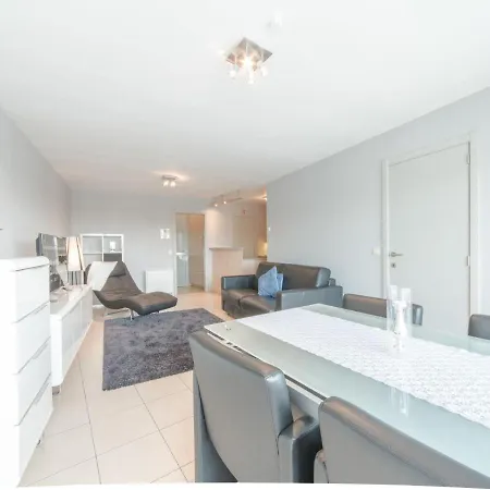 Queen Mary 302 With Balcony By Interhome *