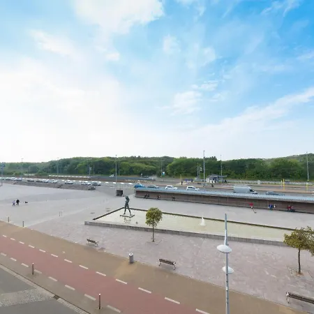 Queen Mary 302 With Balcony By Interhome