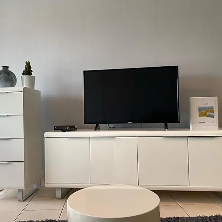 Queen Mary 302 With Balcony By Interhome