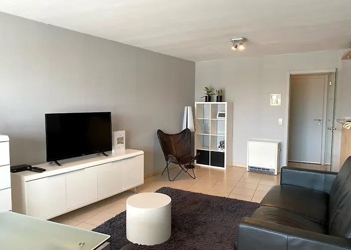 Queen Mary 302 With Balcony By Interhome *