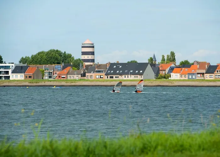 Queen Mary 302 With Balcony By Interhome